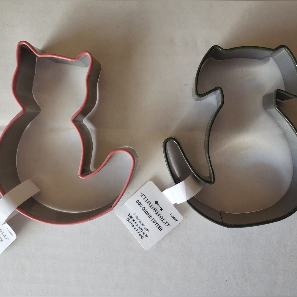 2 Threshold dog puppy/cat kitten shaped Cookie Cutters
